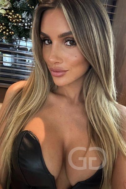 English escorts London busty GFE elite high end JAMIE